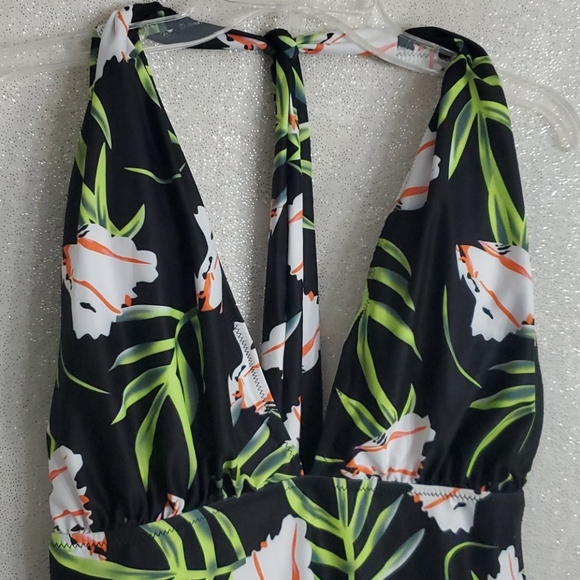 #62 Womens Floral One Piece Swimsuit NWOT - Picture 3 of 7